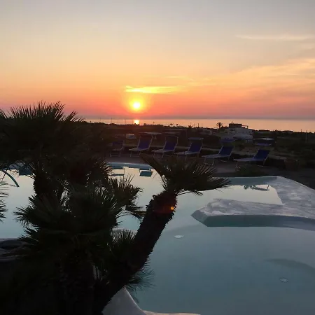 Residenza Delle Palme بيت للعطل Campobello